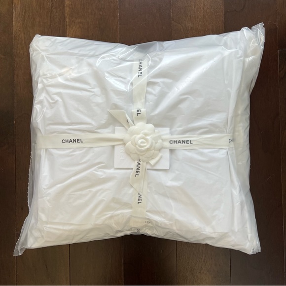 NWT Chanel CC Wool/Cashmere Throw Pillow - Picture 3 of 3